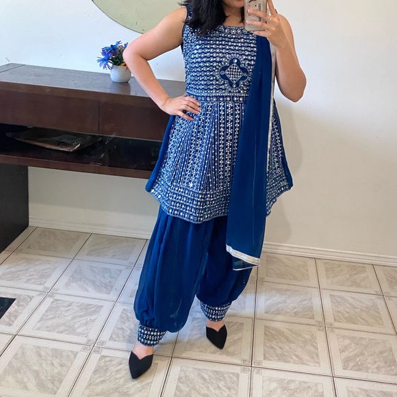 Indian Suit - Picture 1 of 1